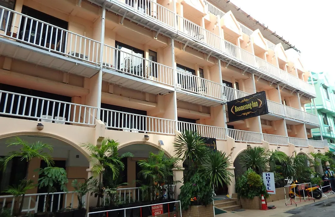 Boomerang Inn-1
